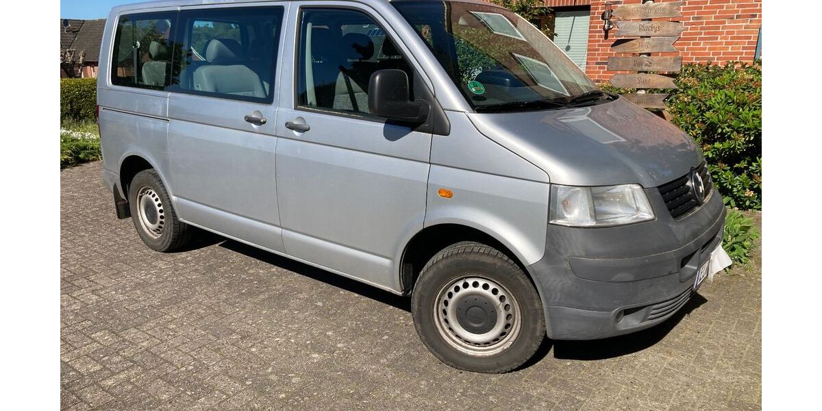 VW T5 Transporter 235.000 km 4.300 &euro; Börger 26904