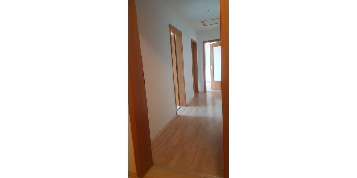Dachgeschoßwohnung Eisleben (Lutherstadt) - 3 Zimmer, 70 m&sup2;, 385&euro; | Angebot:26531464