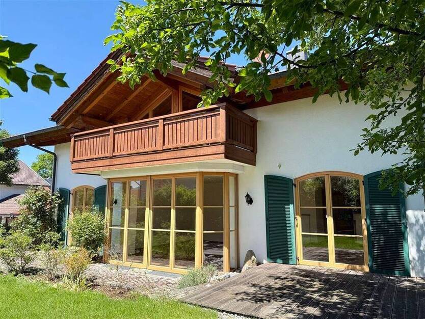 Herrlich ruhig gelegenes und großzügiges Landhaus: A+ energieeffizient und bereit zum Einzug!