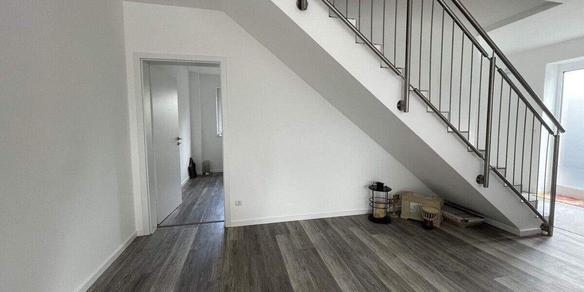 Doppelhaushälfte Stuhr - 6 Zimmer, 150 m&sup2;, 1.550&euro; | Angebot:25735370
