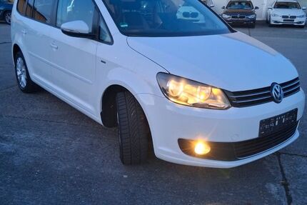 VW Touran 157.000 km 8.599 &euro; Zwickau 08056