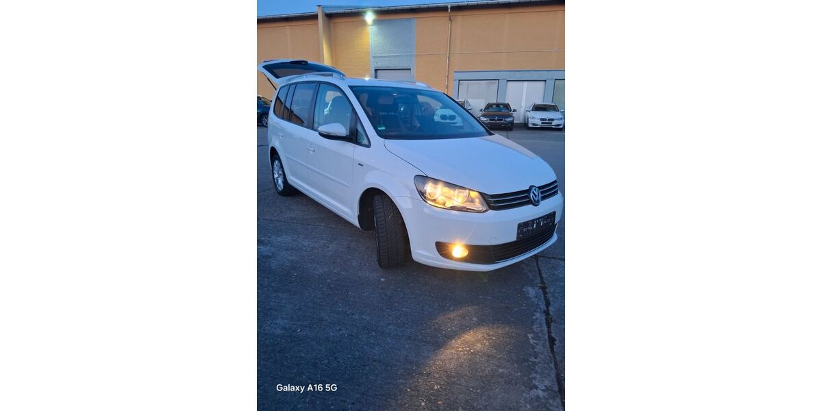 VW Touran 157.000 km 8.599 &euro; Zwickau 08056