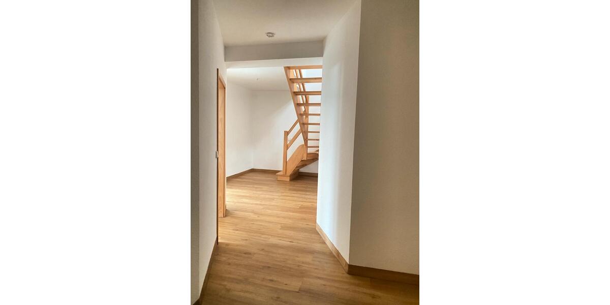 Maisonettenwohnung Roßleben-Wiehe Wiehe - 4 Zimmer, 112 m&sup2;, 580&euro; | Angebot:25350365