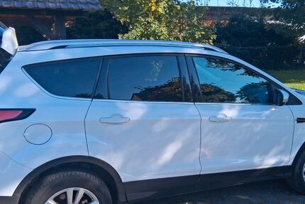 Ford Kuga 151.000 km 10.500 € Mücheln 06249