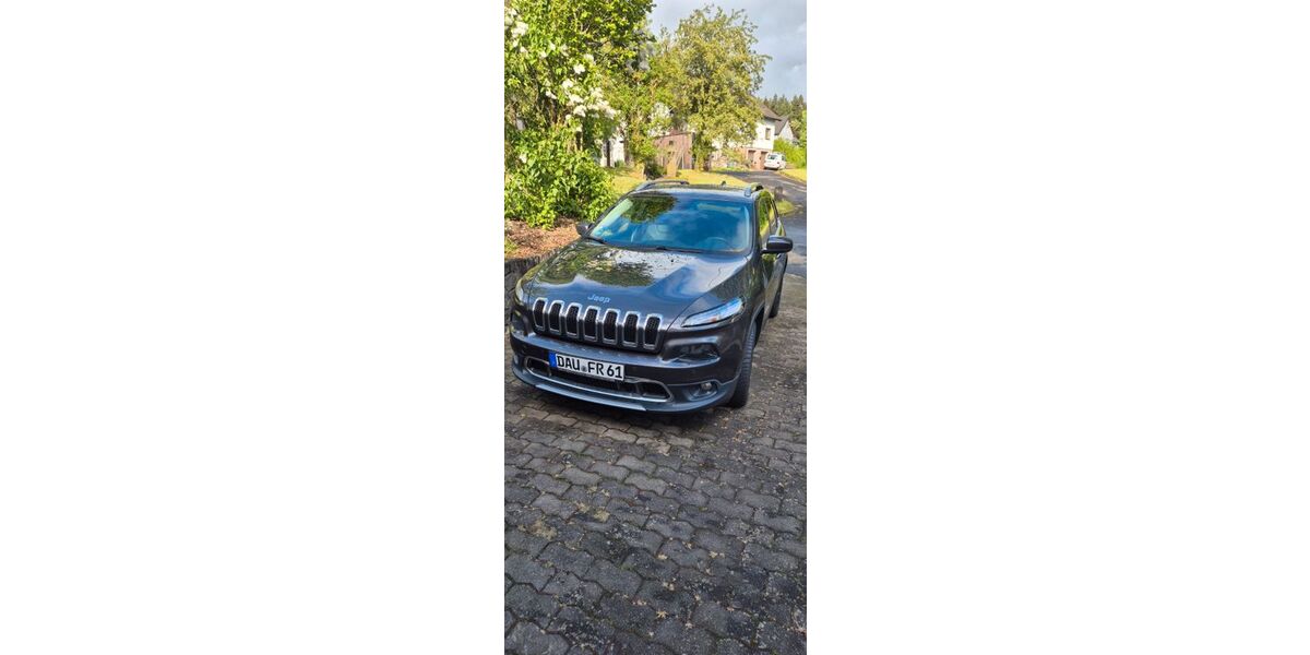 Jeep Cherokee 200.500 km 9.400 &euro; Hohenfels 54570