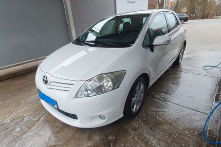 Toyota Auris 117.500 km 5.200 &euro; Hagelstadt 93095
