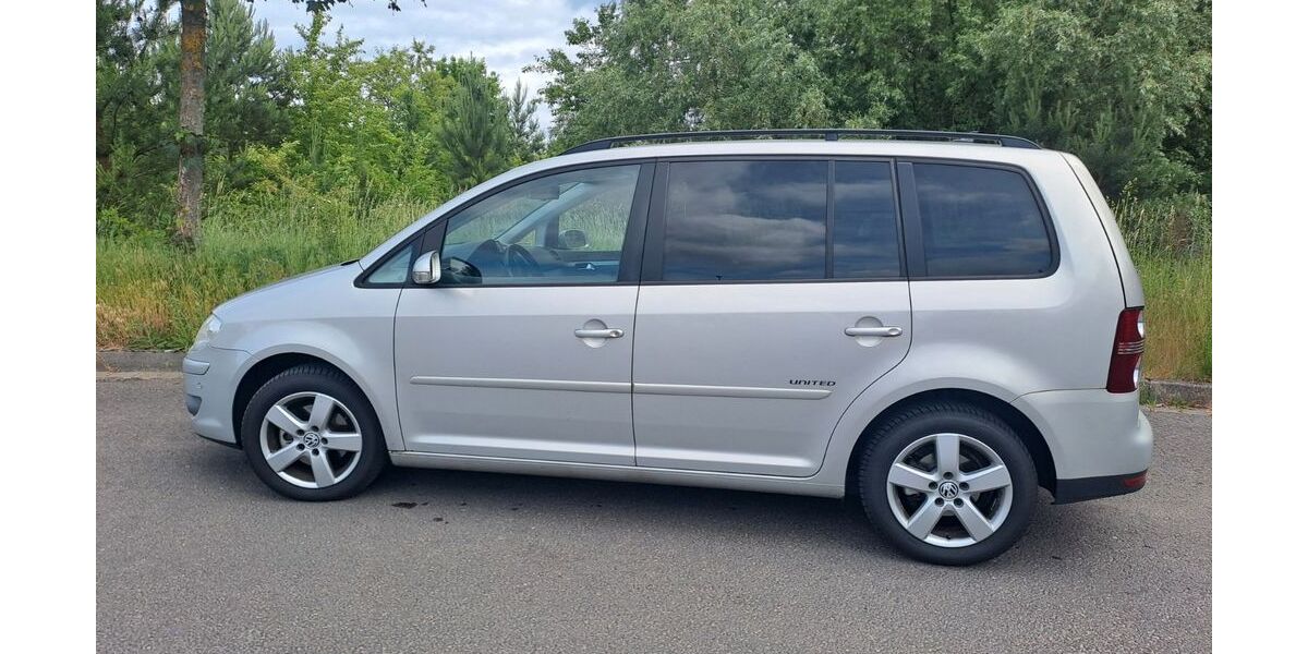 VW Touran 221.000 km 5.500 &euro; Templin 17268