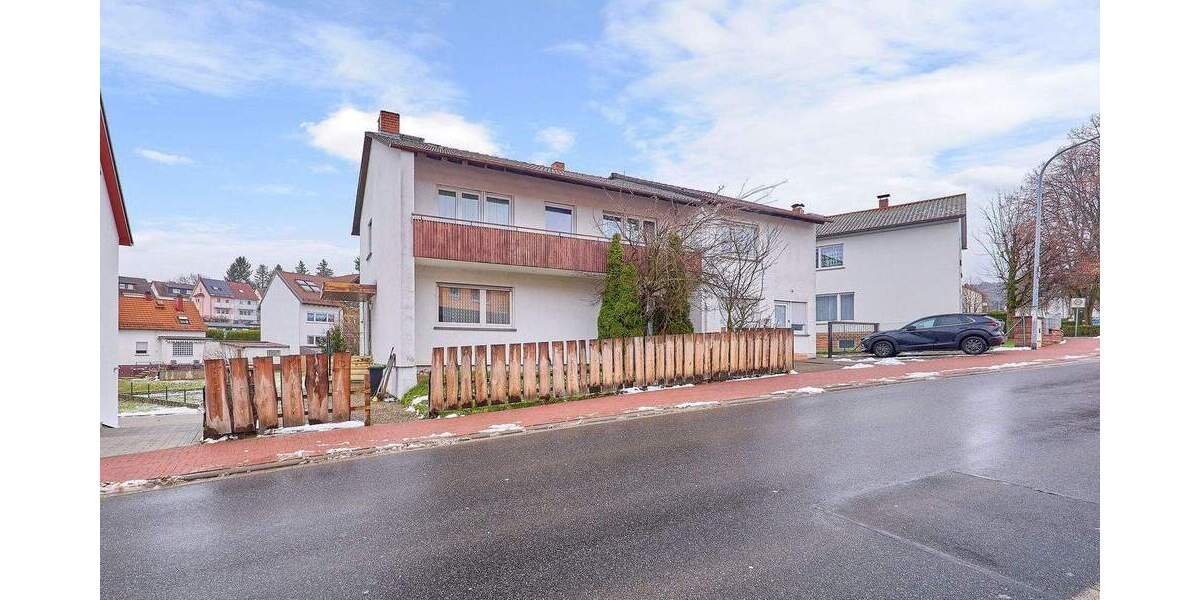 Sanierungsobjekt mit 829 m² Grundstück, 3 Garagen & flexiblem Nutzungskonzept - Mehrfamilienhaus, Wohnhaus Erbach | Angebot:25807636