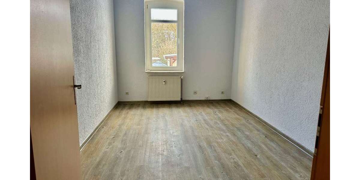 gepflegte 4 Raum - ETW mit Küche, Balkon und Pkw-Stellplatz am Stadtrand - Etagenwohnung Apolda | Angebot:24308532
