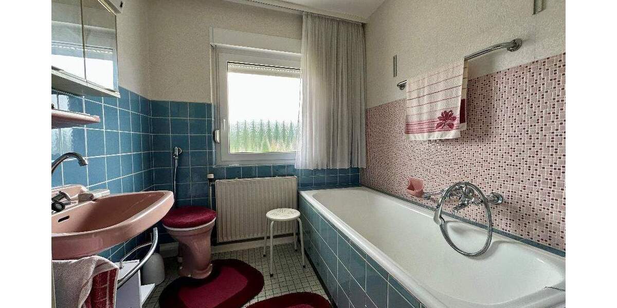 Einfamilienhaus Waldfischbach - 5 Zimmer, 151 m&sup2;, 219.000&euro; | Angebot:25802498