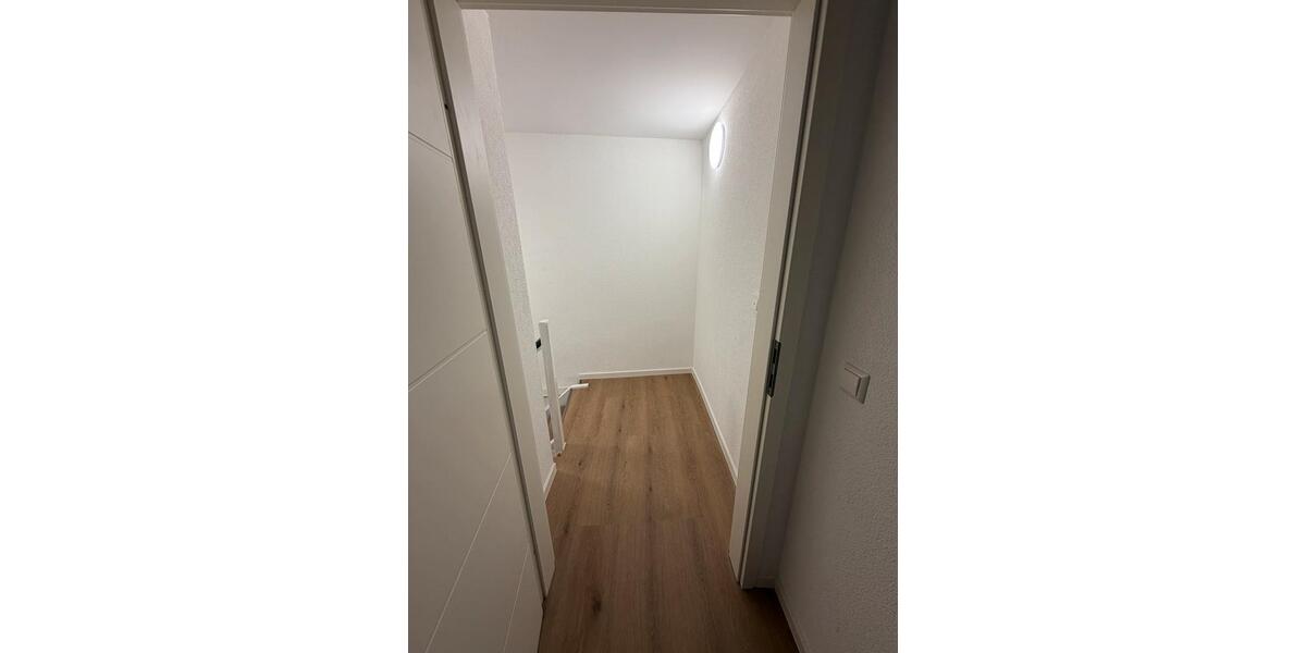 Dachgeschoßwohnung Köngen - 3 Zimmer, 65 m&sup2;, 1.100&euro; | Angebot:26647613