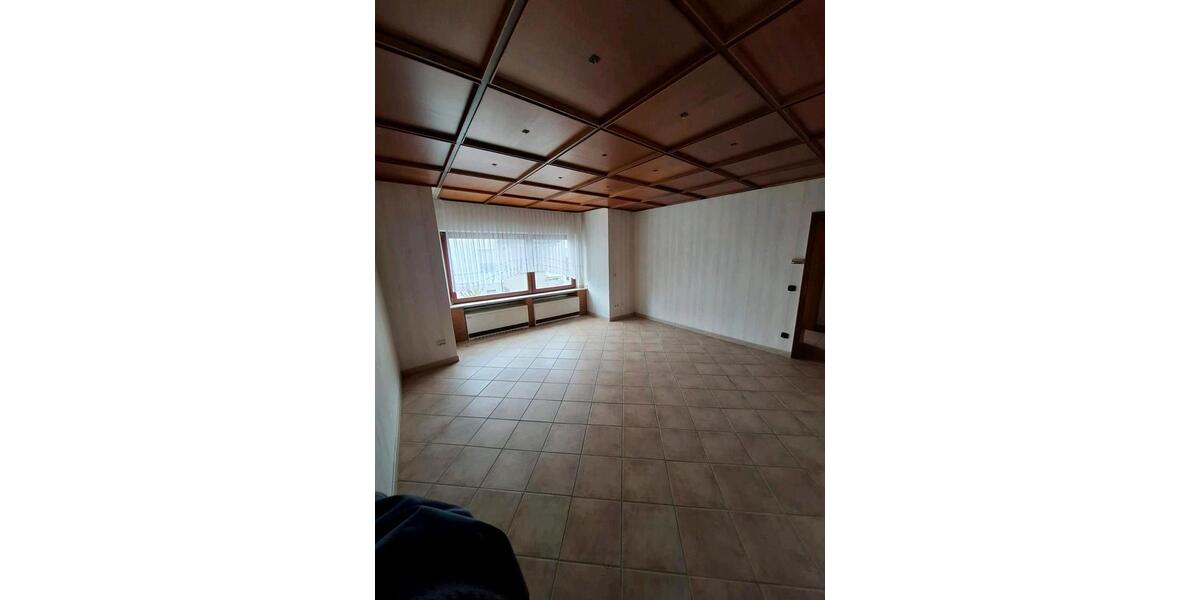 Einfamilienhaus Leun - 1 Zimmer, 133 m&sup2;, 1.090&euro; | Angebot:25223224