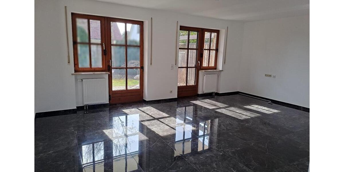 Reihenhaus Meitingen - 4.5 Zimmer, 130 m&sup2;, 1.670&euro; | Angebot:25831966