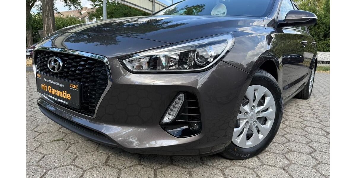 Hyundai i30 78.000 km 10.771 &euro; Würzburg 97074