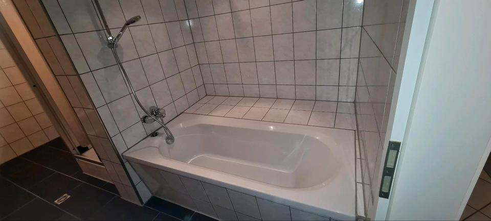 Etagenwohnung Dorfen - 4 Zimmer, 100 m&sup2;, 1.500&euro; | Angebot:25397685