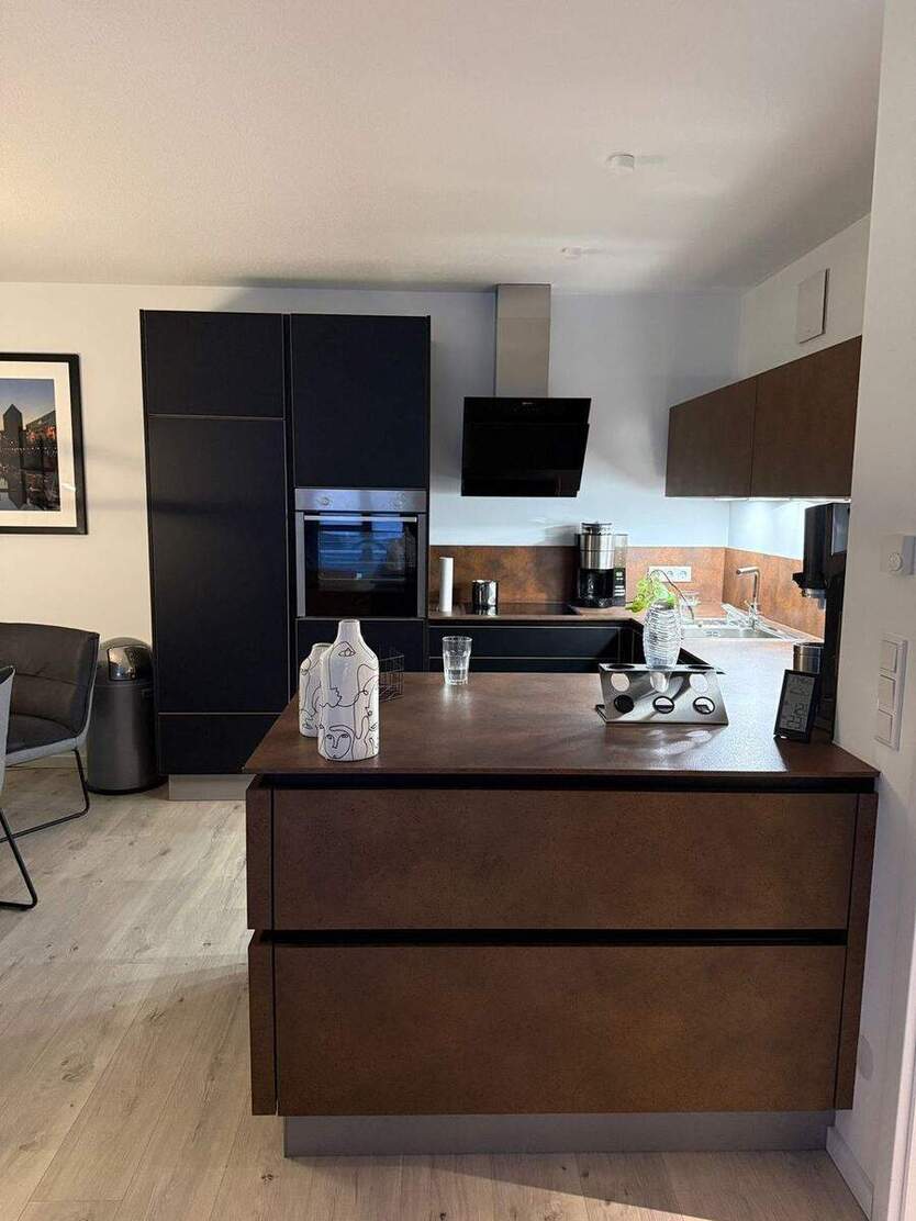 helle 3-Zi- Wohnung 1.OG mit großzügigem Balkon und Stellplatz 3 zimmer