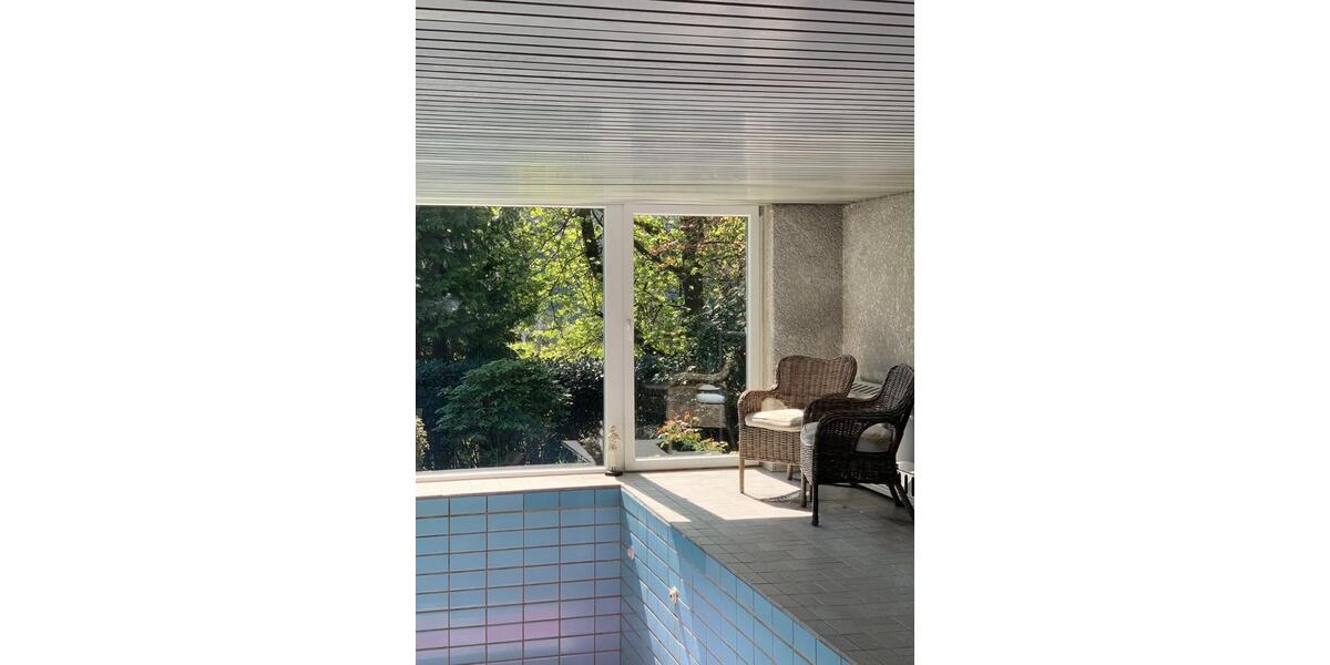 Villa Gummersbach - 6 Zimmer, 250 m&sup2;, 2.350&euro; | Angebot:25216498