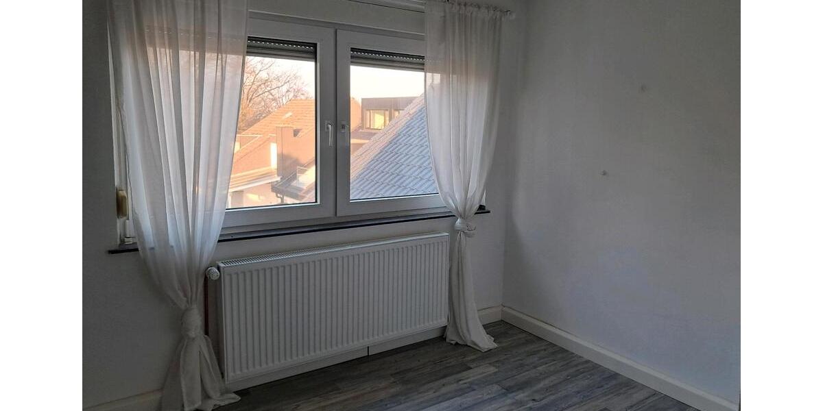 Etagenwohnung Simmerath - 4 Zimmer, 100 m&sup2;, 1.370&euro; | Angebot:26024999