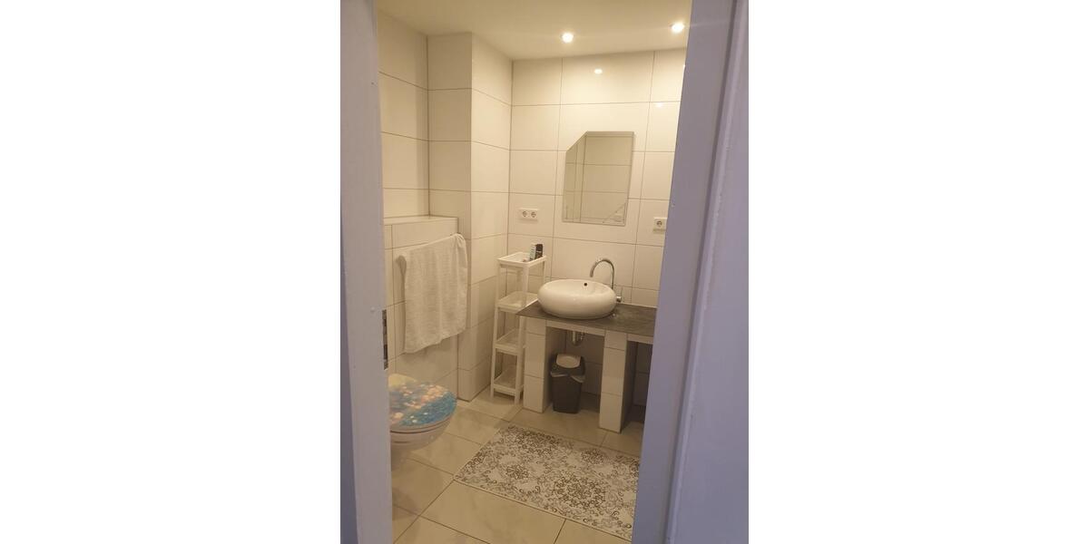 Etagenwohnung Krefeld Benrad - 4 Zimmer, 100 m&sup2;, 1.300&euro; | Angebot:25514427