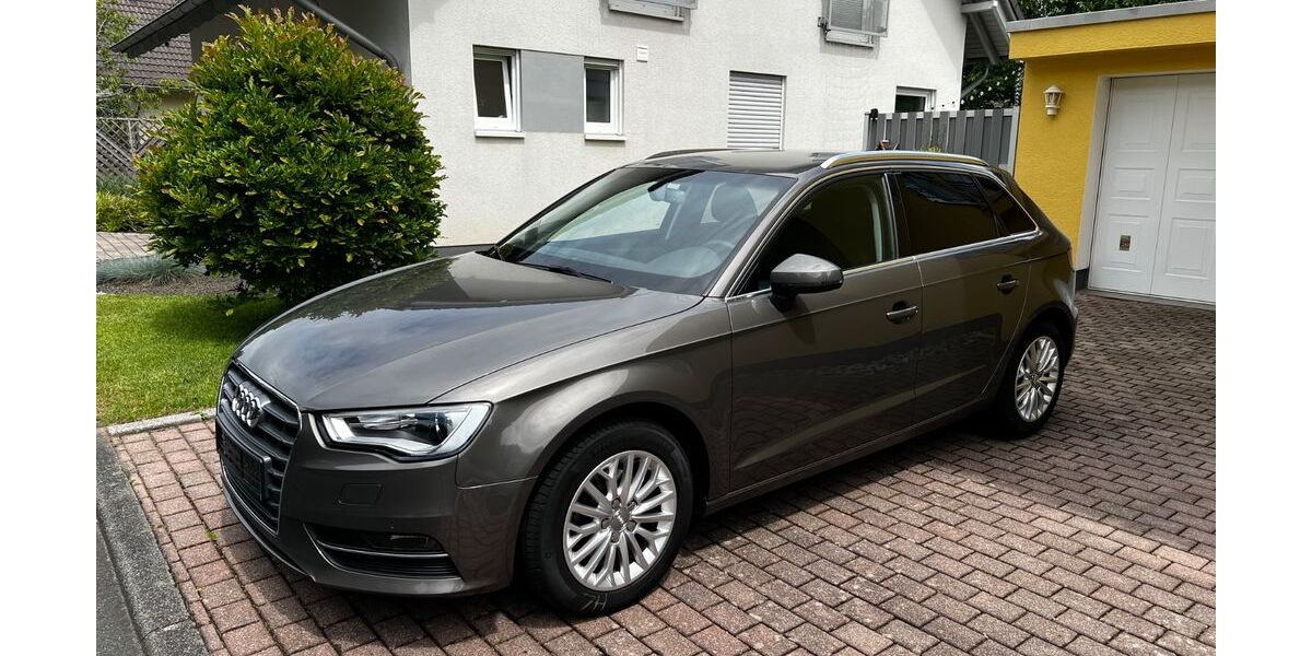Audi A3 141.700 km 13.200 &euro; Freudenberg 57258