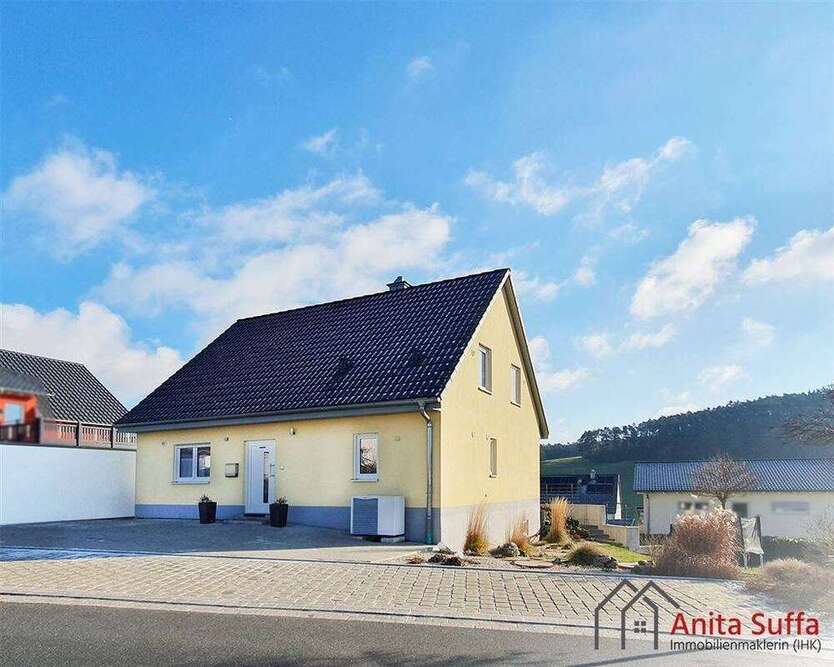 Haus zum Kaufen in Neuhof a.d.Zenn 540.000 € 145 m²