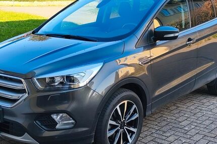 Ford Kuga 64.000 km 15.250 &euro; Emmendingen 79312