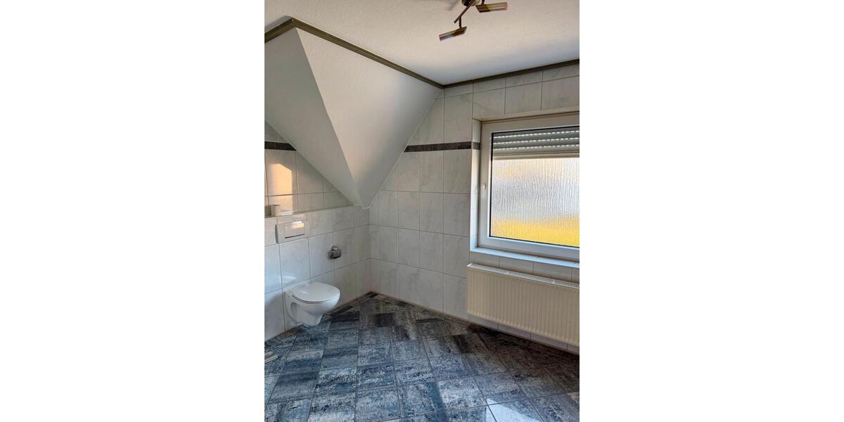 Maisonettenwohnung Hüllhorst - 5 Zimmer, 160 m&sup2;, 1.300&euro; | Angebot:26612283
