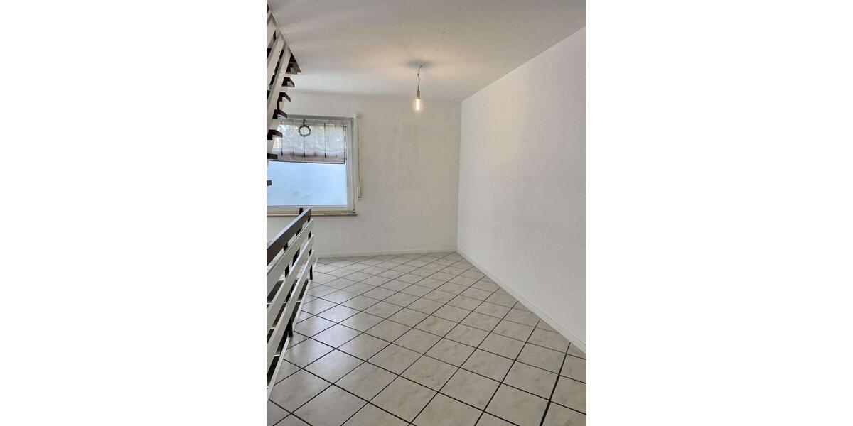 Reihenhaus Zirndorf - 5 Zimmer, 150 m&sup2;, 1.600&euro; | Angebot:25376763