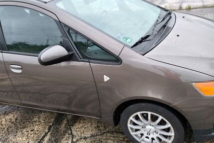 Mitsubishi Colt 91.000 km 5.500 € Dresden 01259