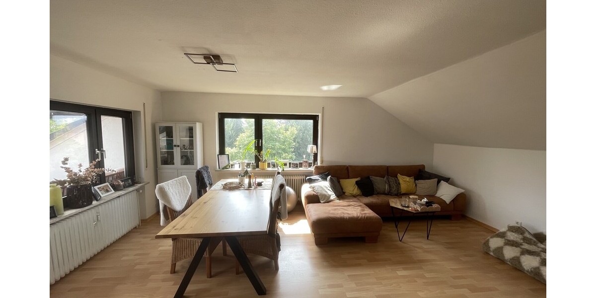 69 m² zum Wohlfühlen – Dachgeschosswohnung mit Stellplatz - Dachgeschoßwohnung Bad Honnef / Aegidienberg Aegidienberg | Angebot:27133833
