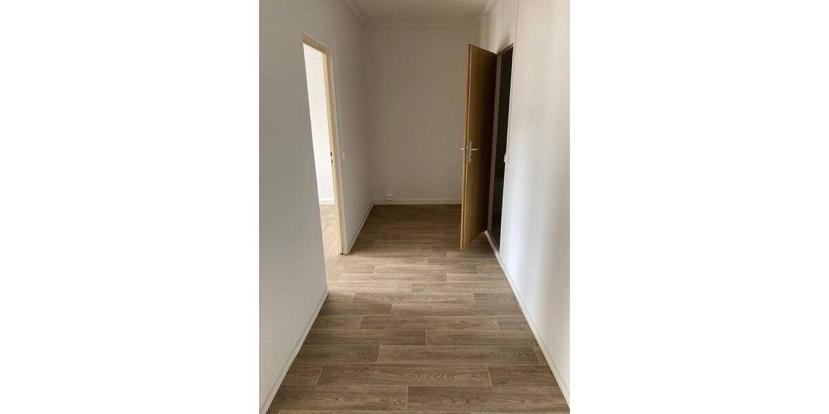 Etagenwohnung Gera Innenstadt - 4 Zimmer, 76 m&sup2;, 425&euro; | Angebot:26916693