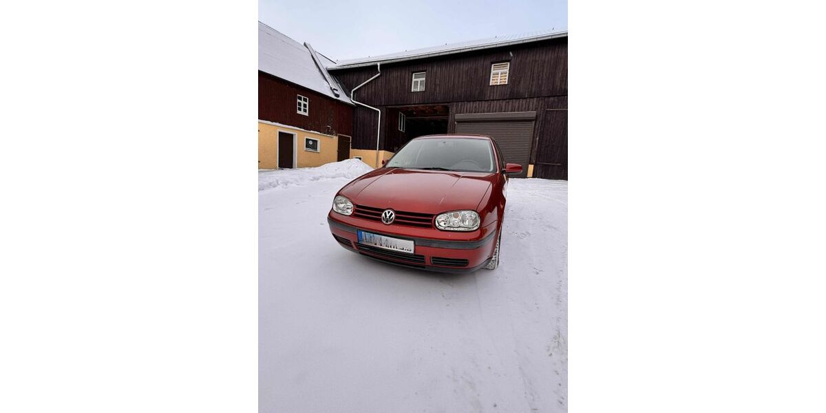 VW Golf 180.000 km 2.499 &euro; Pausa/ OT Thierbach 07952