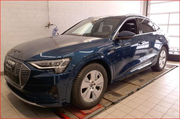 Audi e-tron 48.840 km 35.550 &euro; Duisburg 47178