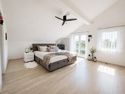 LUXURIÖSE DOPPELHAUSHÄLFTE MIT POOL - Doppelhaushälfte Bad Säckingen | Angebot:27098000