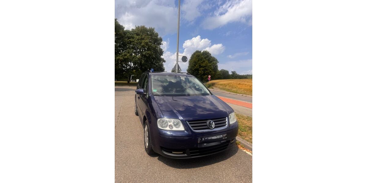 VW Touran 221.000 km 2.199 &euro; Esslingen 73732