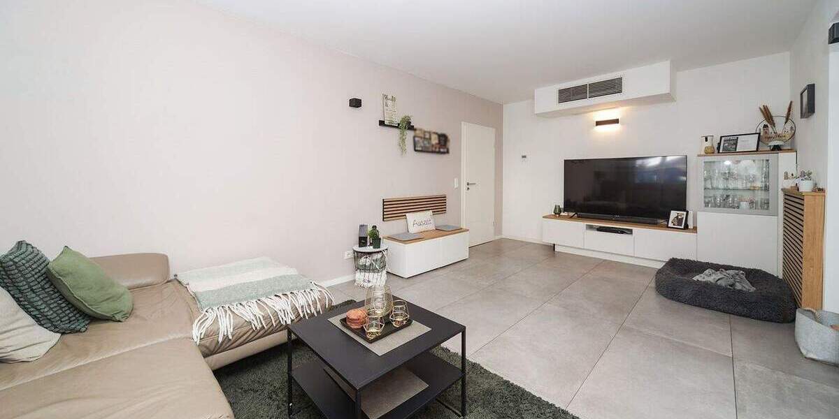 Hochwertige Erdgeschosswohnung mit Garten in kernsaniertem 3-Familienhaus 4 zimmer