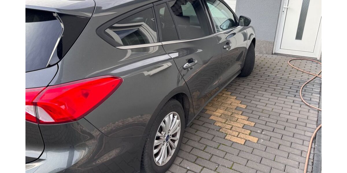 Ford Focus 130.000 km 9.800 &euro; Nauen 14641