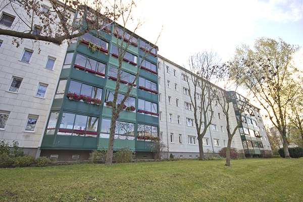 Wohnung zum Mieten in Halle (Saale) 359 € 51.26 m²