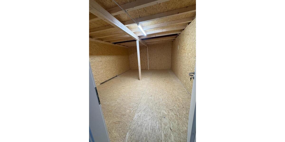 Trockene Lagerflächen im 1.OG zu vermieten zimmer