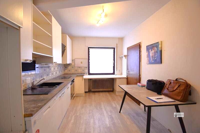 Großes Einfamilienhaus mitten im Zentrum von Kirchweyhe mit großem Garten und Garage - Einfamilienhaus Weyhe | Angebot:26232565