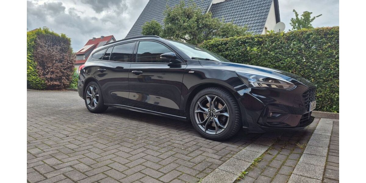 Ford Focus 96.000 km 12.999 &euro; Minden 32425