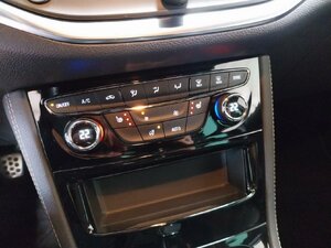 Opel Astra Ultimate Matrix Kam SHZ LHZ Navi Key-Go Temp 57.757 km 16.900 &euro; HAAN 42781