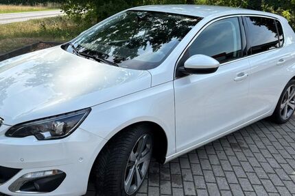 Peugeot 308 96.500 km 8.100 &euro; Zossen 15806