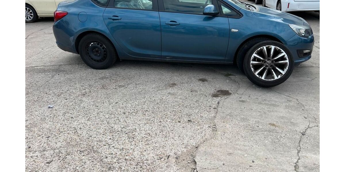 Opel Astra 138.114 km 3.500 &euro; Berlin 12057