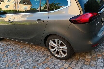 Opel Zafira 97.551 km 18.300 &euro; Limbach-Oberfrohna 09212