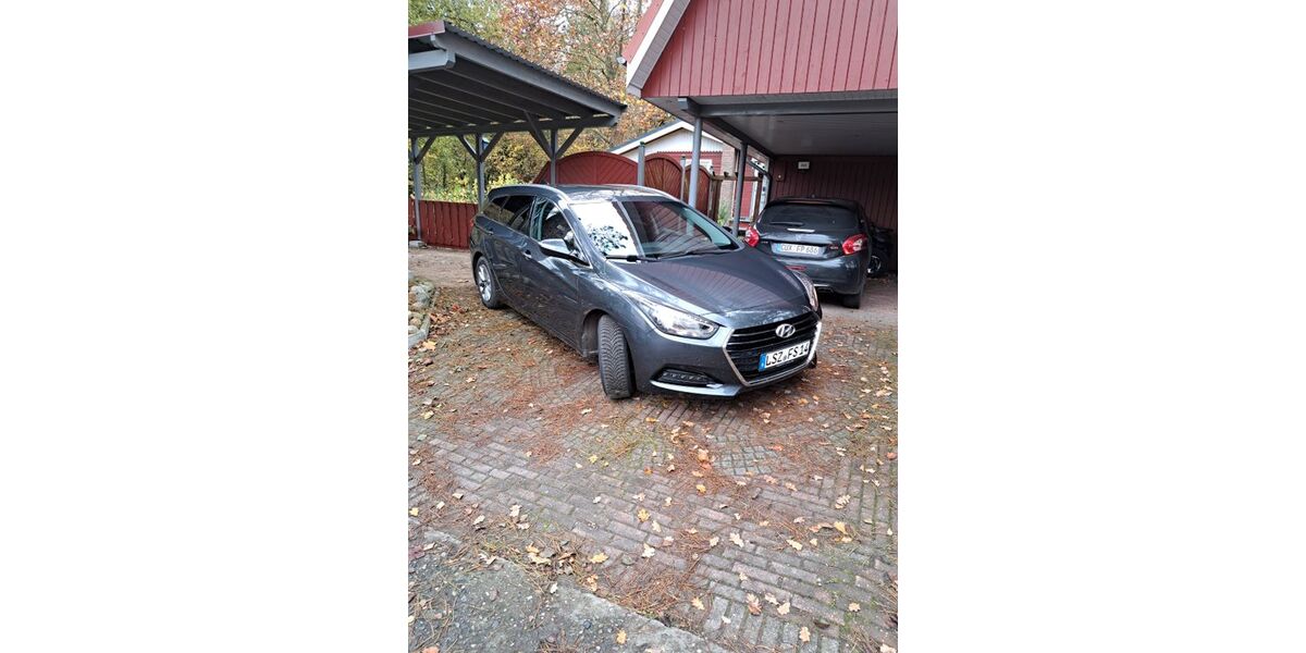 Hyundai i40 152.000 km 8.000 &euro; Hagen im Bremischen 27628