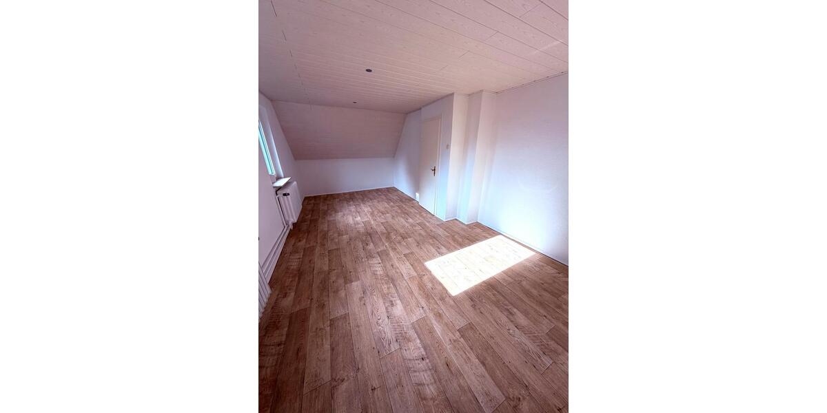 Einfamilienhaus Hünfeld - 4 Zimmer, 100 m&sup2;, 890&euro; | Angebot:26023320