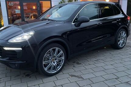 Porsche Cayenne 88.300 km 39.500 € Urbach (30km östlich von Stuttgart) 73660