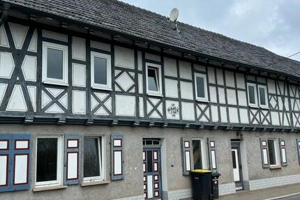 Haus Heldburg - 6 Zimmer, 195 m&sup2;, 1.500&euro; | Angebot:26321949