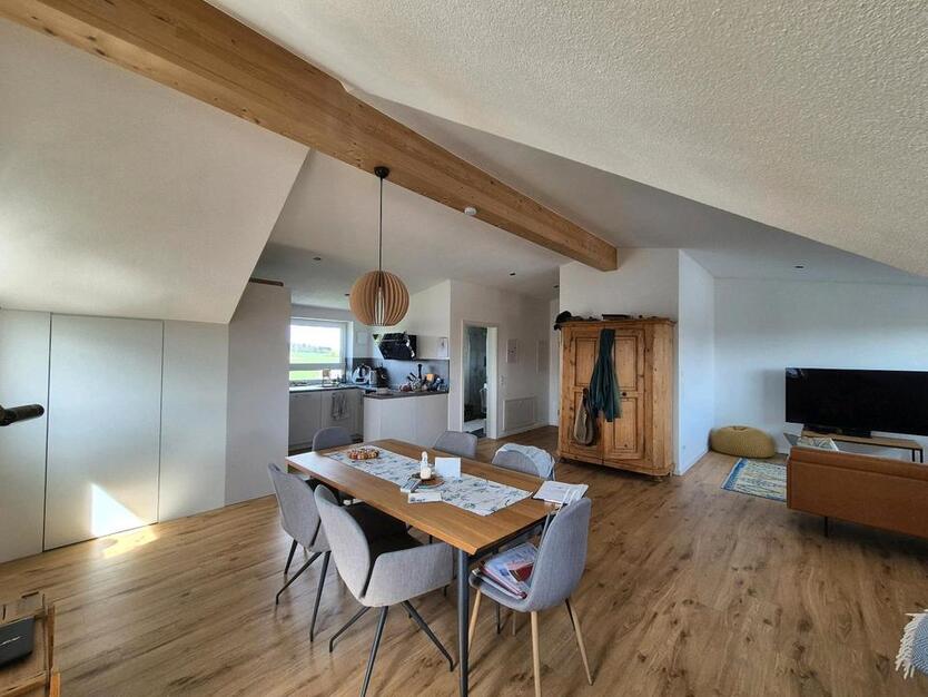 Wunderschöne, großzügige 3-Zimmer DG-Wohnung in Steinheim